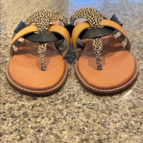 Yellow Box Leopard and Black Sandals size 8 - Picture 7 of 7